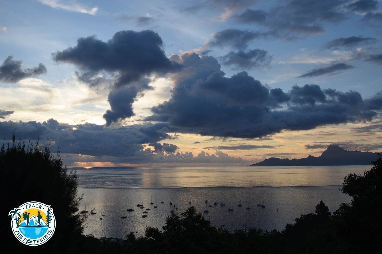 End of day at Tahiti's west side with a view of Moorea island