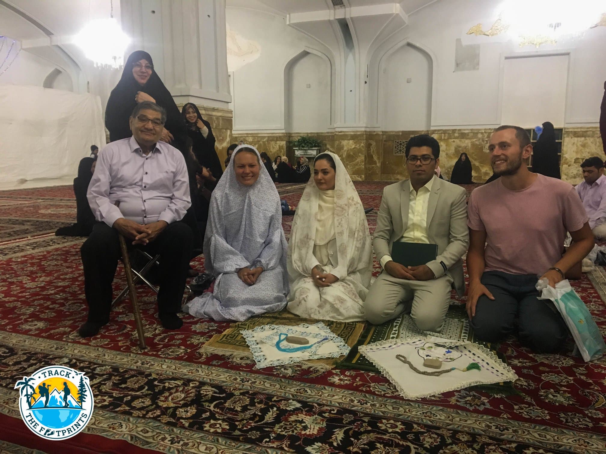 The new married couple invited us for a photo