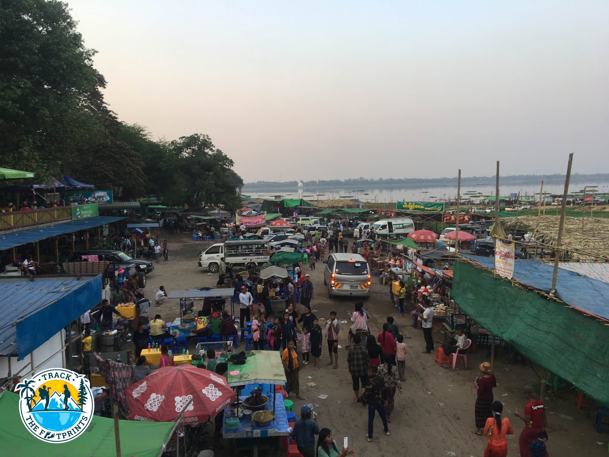 A big market close to the famous oldest bridge in Mandalay