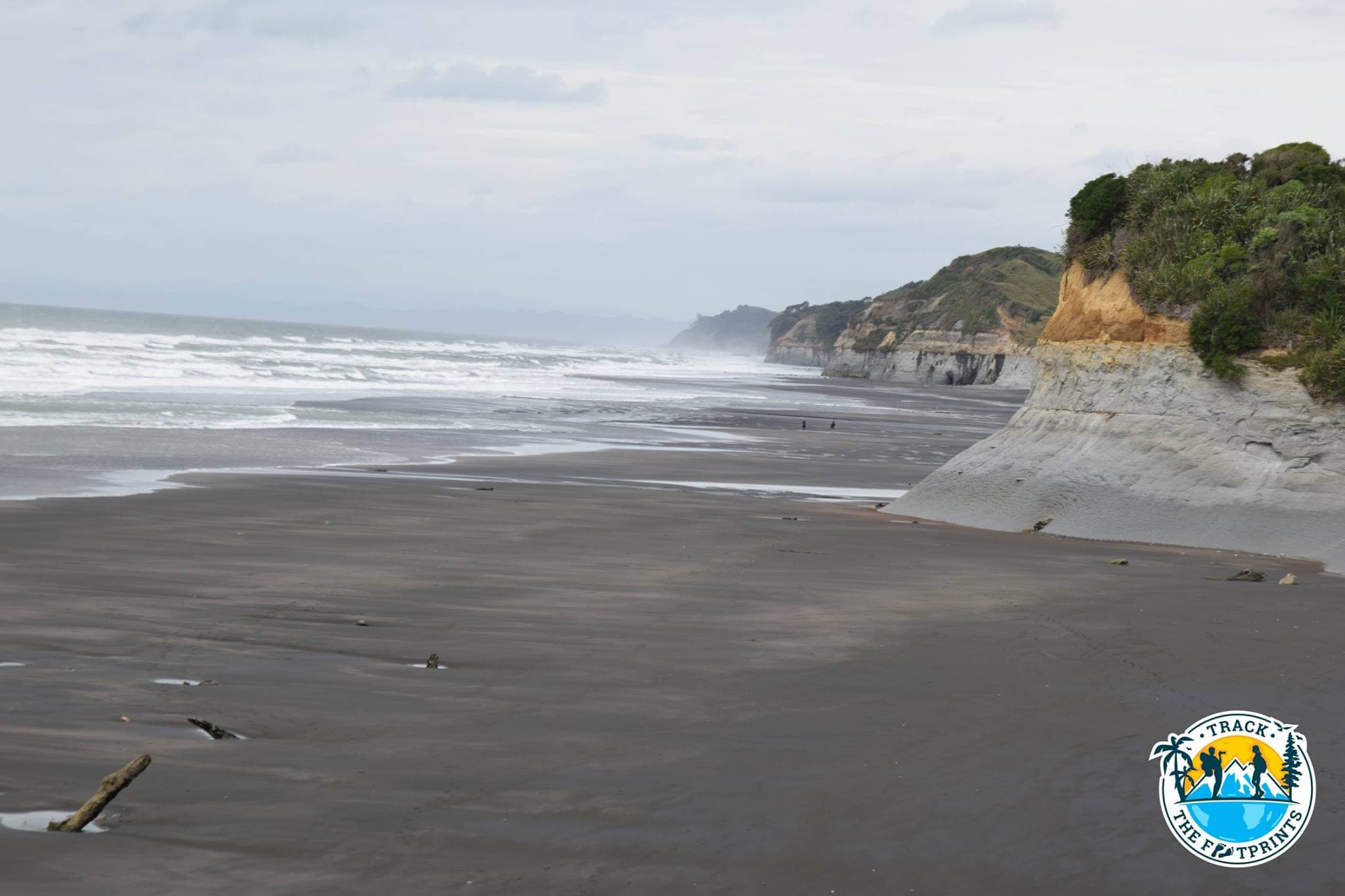 View of the beach from the camping place at Waitoetoe Beach