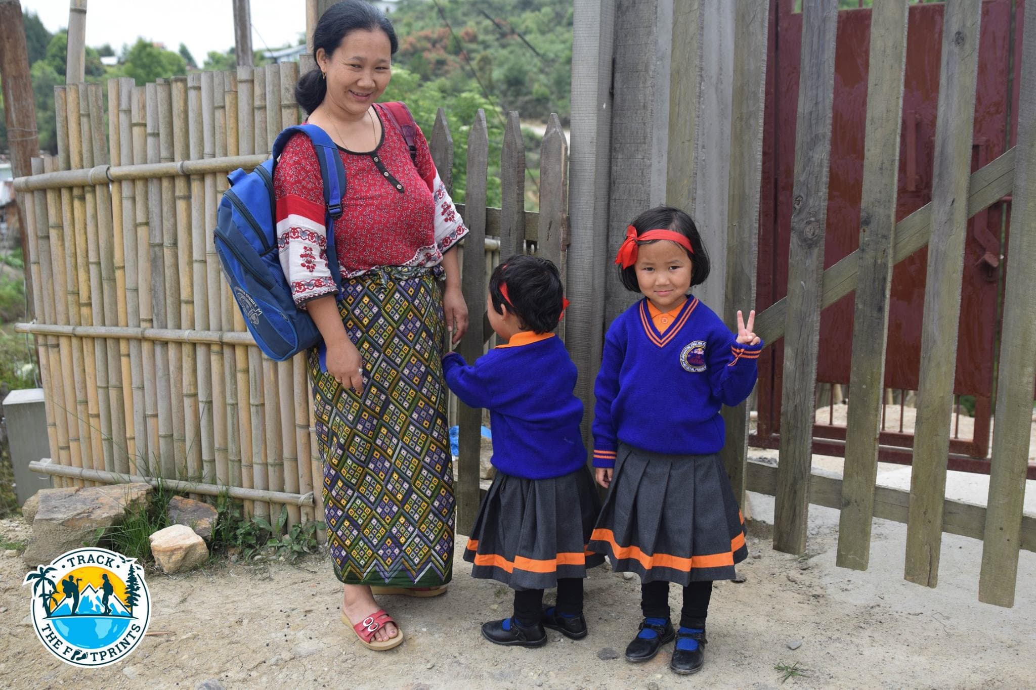 Nice kids we crossed in the street with their mum. One was crying for whatever the reason.