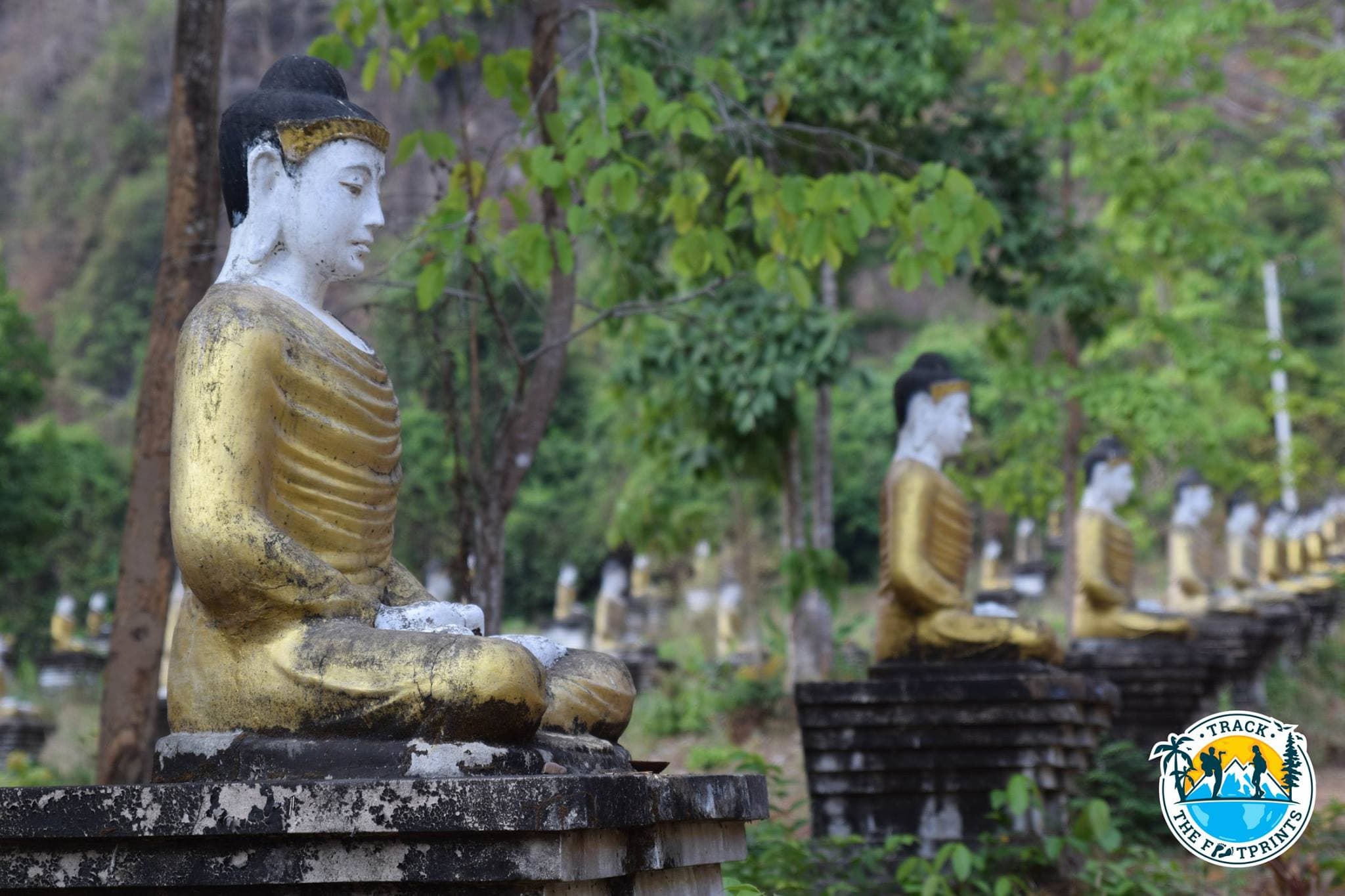 Gardens with hundreds of Buddha statues near Mount Zwegabin