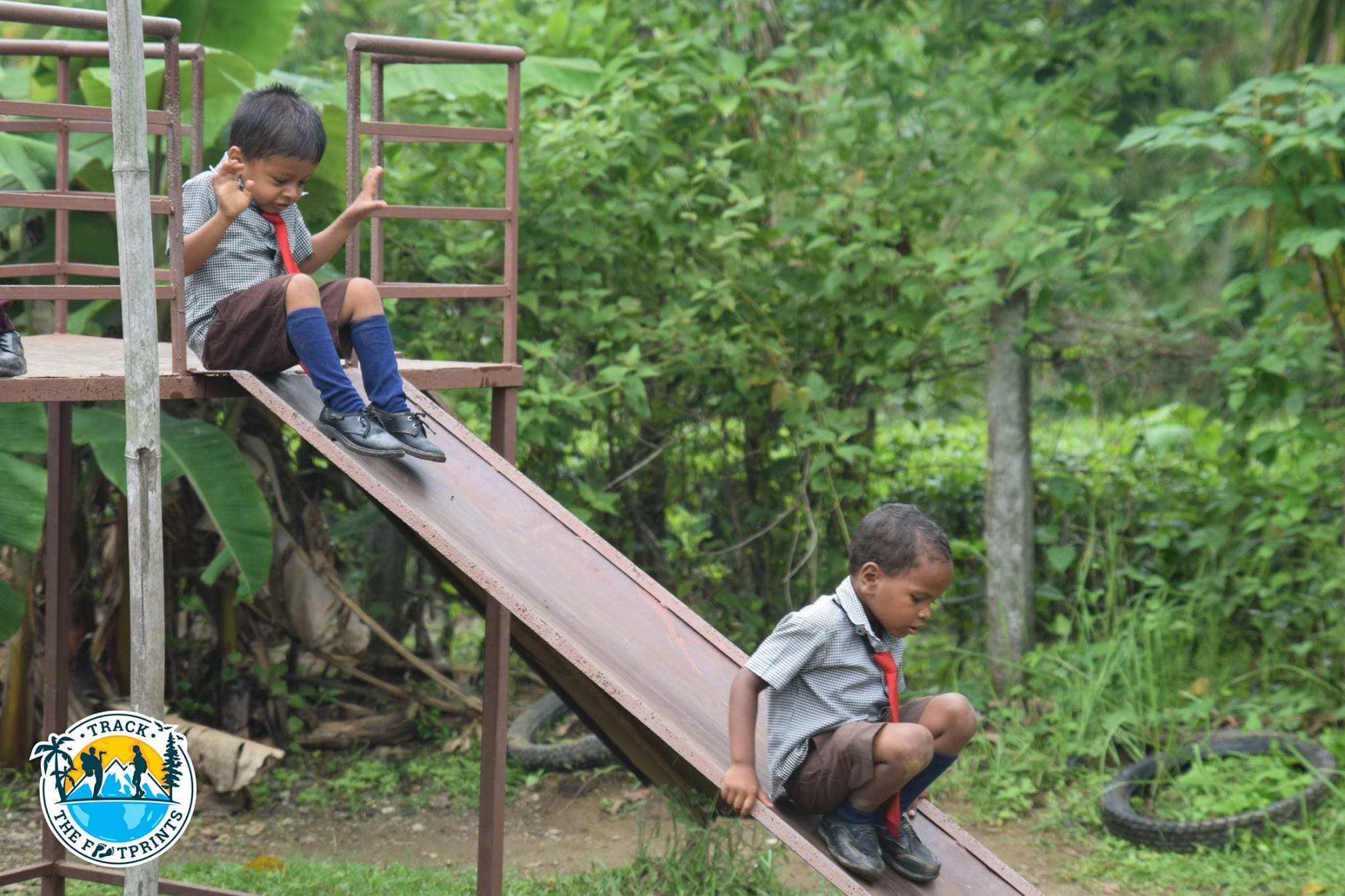 Amazing kids close to Kakarbhitta